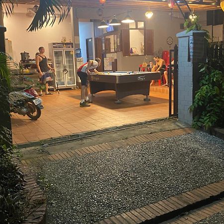 Aurora Backpackers Hostel Luang Prabang Buitenkant foto
