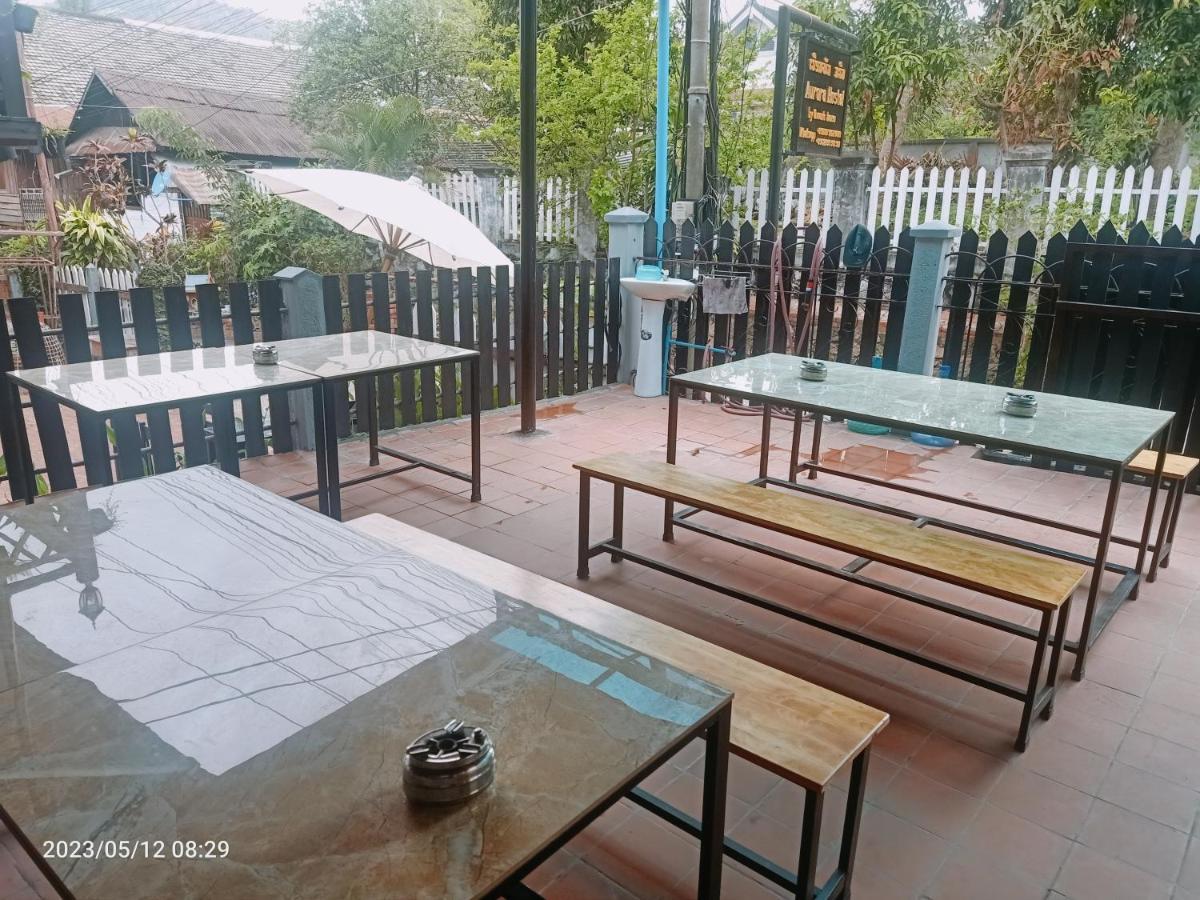 Aurora Backpackers Hostel Luang Prabang Buitenkant foto