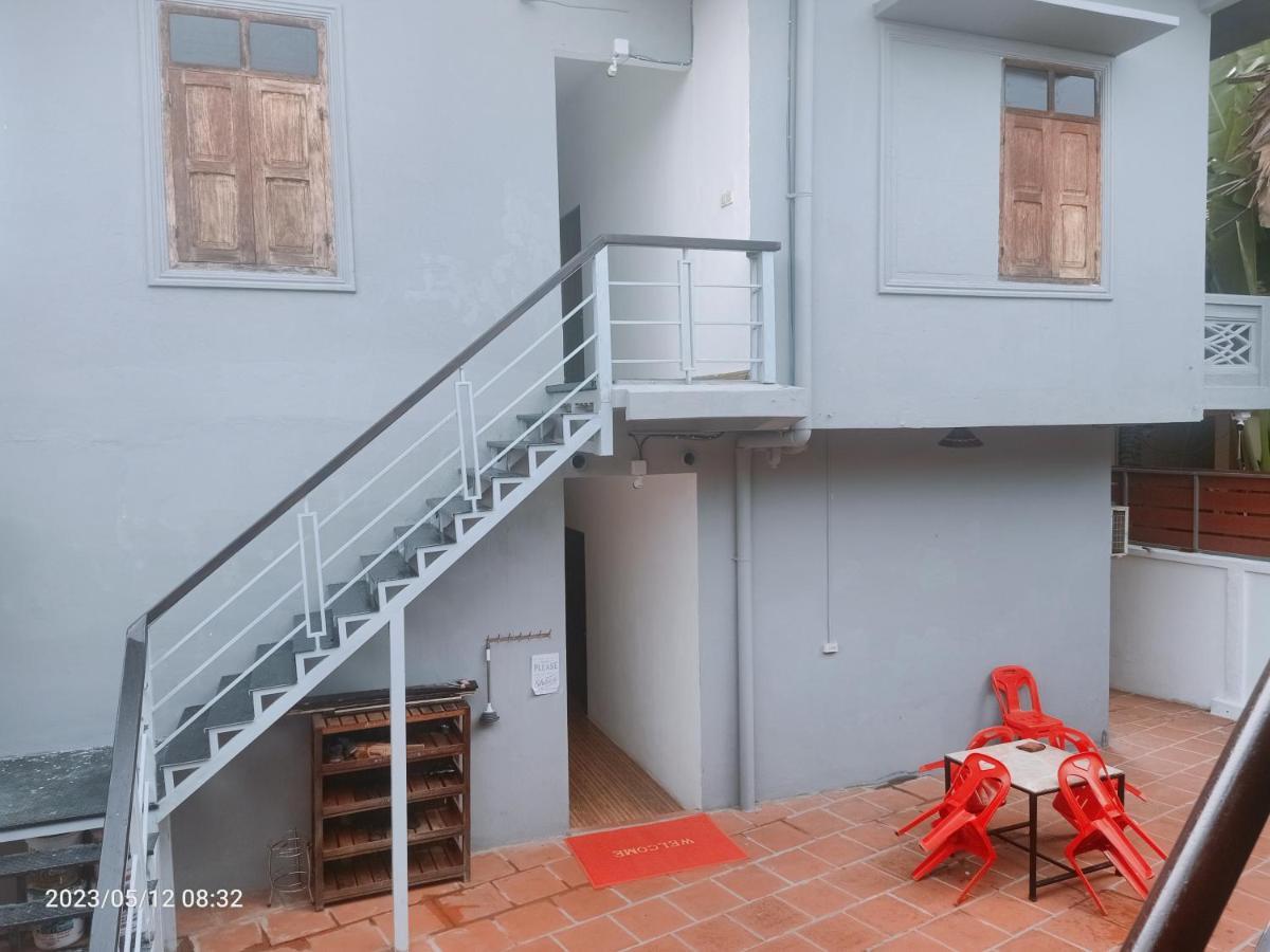 Aurora Backpackers Hostel Luang Prabang Buitenkant foto