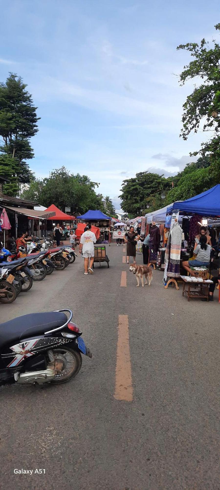 Aurora Backpackers Hostel Luang Prabang Buitenkant foto