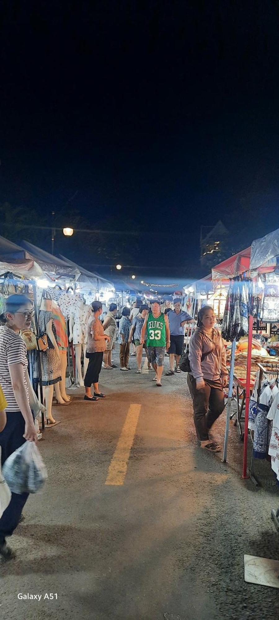 Aurora Backpackers Hostel Luang Prabang Buitenkant foto