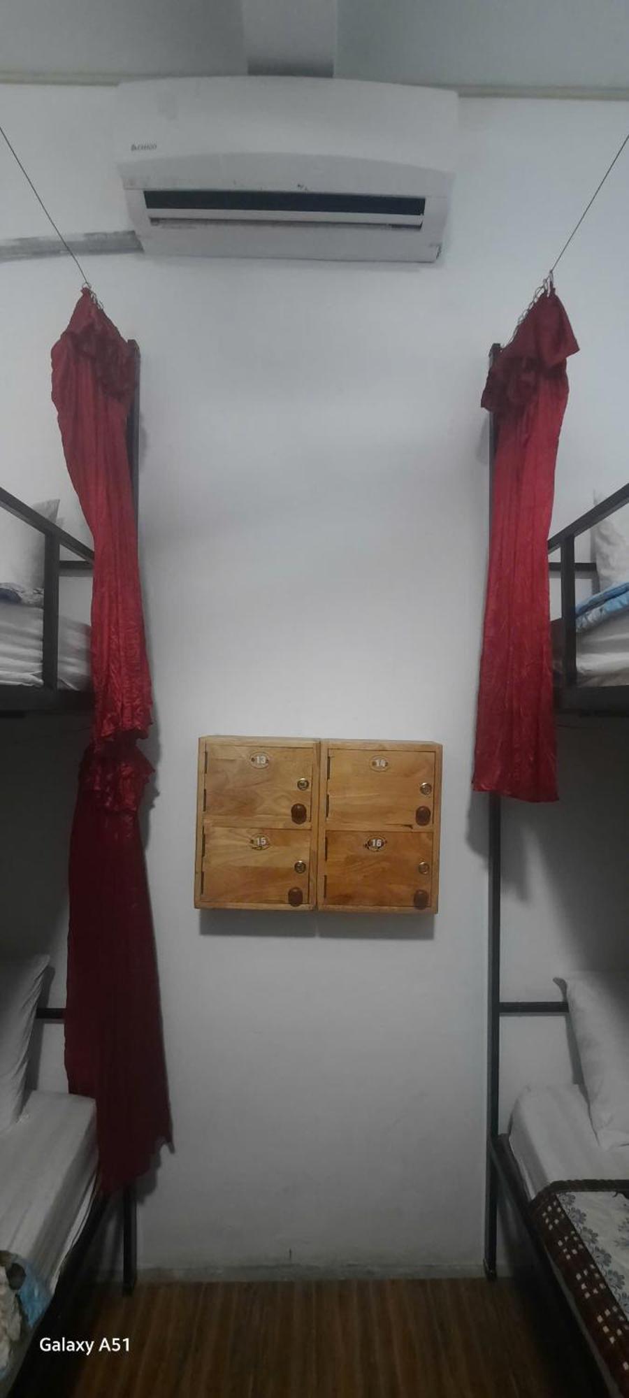 Aurora Backpackers Hostel Luang Prabang Buitenkant foto