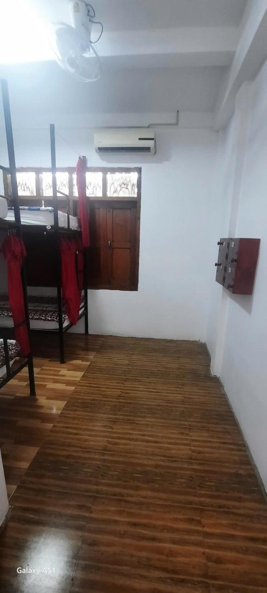 Aurora Backpackers Hostel Luang Prabang Buitenkant foto